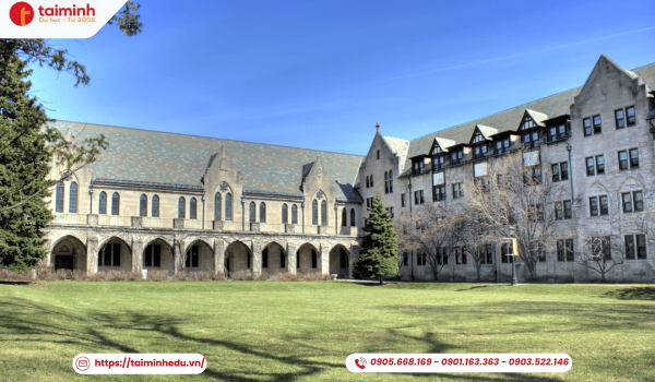 Dominican University